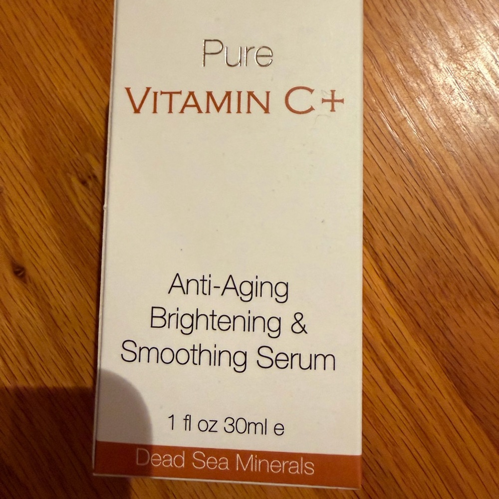 Pure Vitamin C+ Anti-Aging Brightening & Smoothing Serum — White/